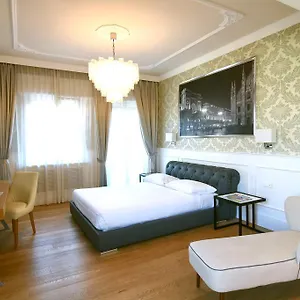 https://suite-milano-duomo.italymilanhotels.net